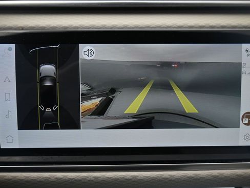 Used 2023 Land Rover Range Rover Velar R-Dynamic S image 15