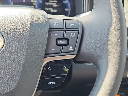 New 2026 Toyota Camry Hybrid AWD/4WD image 18