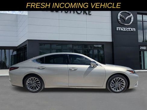 Used 2024 Lexus ES 350 Ultra Luxury FWD image 2