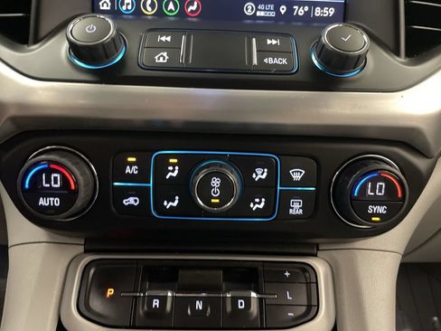 Used 2023 GMC Acadia SLT w/ Preferred Package FWD image 12