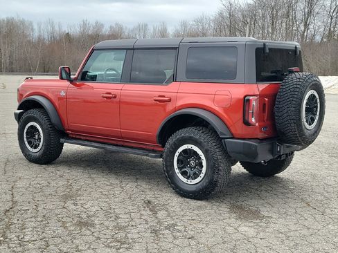 Used 2024 Ford Bronco Outer Banks w/ Sasquatch Package AWD/4WD image 7
