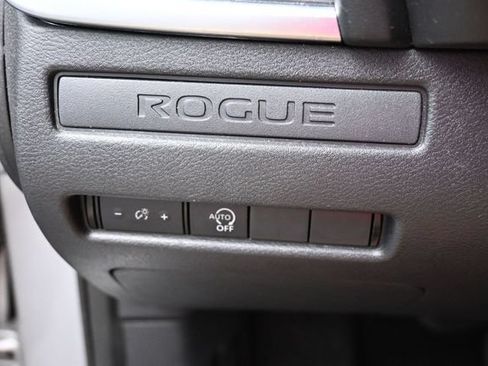Used 2024 Nissan Rogue S FWD image 31