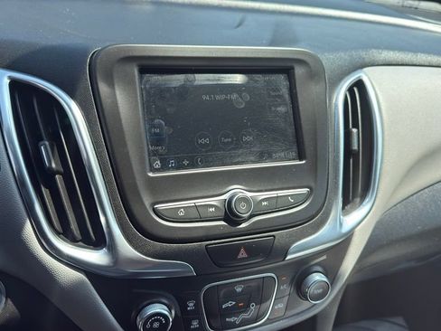 Used 2019 Chevrolet Equinox LS w/ LS Convenience Package FWD image 13