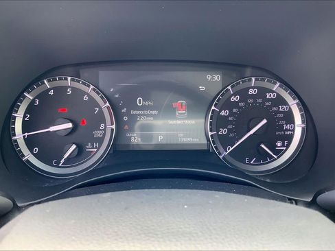 Used 2020 Toyota Highlander XLE AWD/4WD image 23