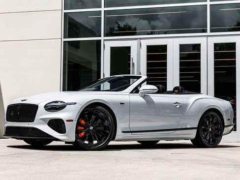 New 2025 Bentley Continental GTC image 8