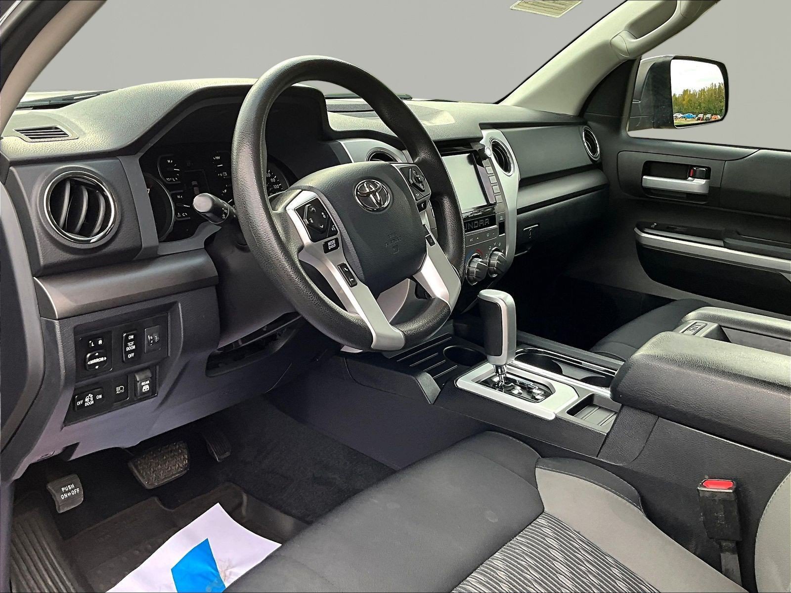 Used 2020 Toyota Tundra SR5 w/ SR5 Convenience Package AWD/4WD image 18