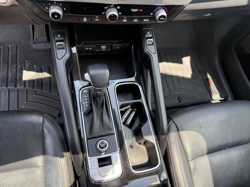 Used 2020 Kia Telluride S w/ S 8 Passenger Seating Package FWD image 21