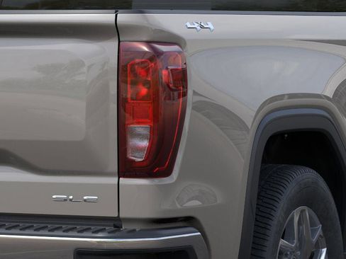 New 2026 GMC Sierra 1500 SLE w/ Preferred Package image 11