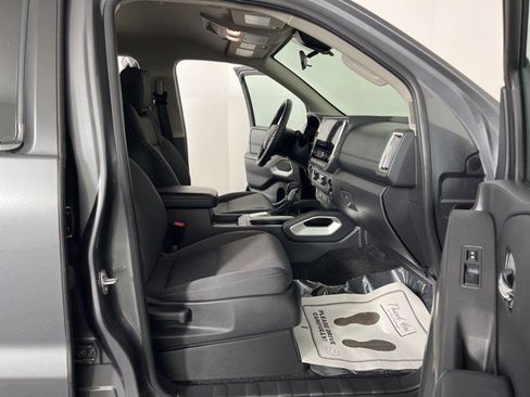 Used 2025 Nissan Frontier SV w/ SV Convenience Package RWD image 35