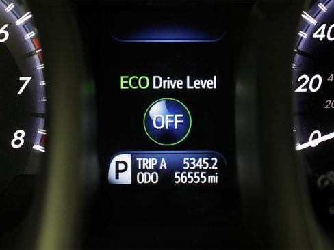 Used 2017 Toyota Avalon Touring image 12