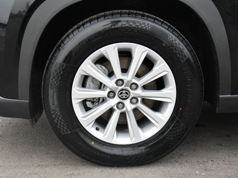 Used 2025 Toyota Grand Highlander AWD image 12