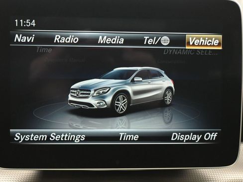 Used 2019 Mercedes-Benz GLA 250 4MATIC w/ Premium Package image 14