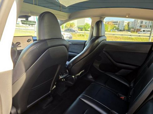 Used 2023 Tesla Model Y Long Range AWD/4WD image 23