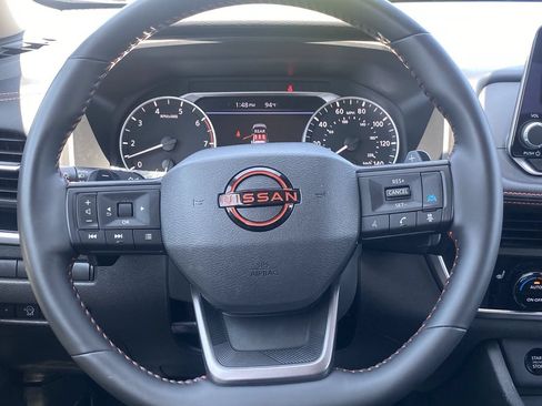 Certified 2025 Nissan Rogue SV AWD/4WD image 24