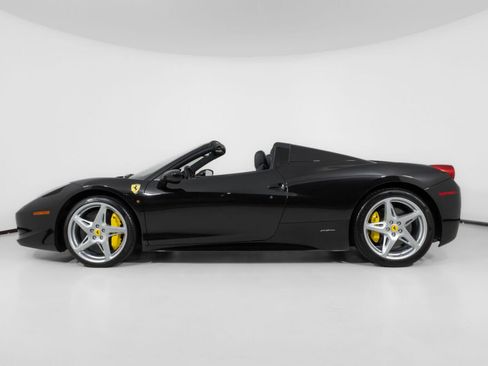 Used 2015 Ferrari 458 Spider RWD image 3