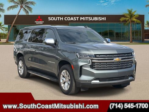 Used 2023 Chevrolet Suburban Premier image 1