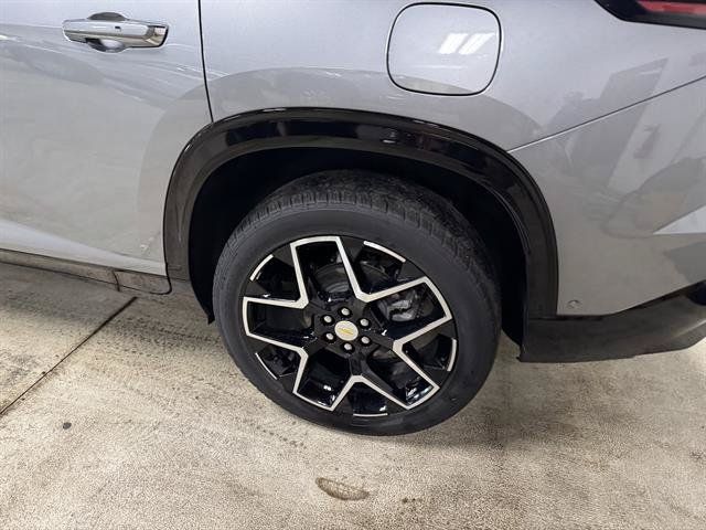 Certified 2026 Chevrolet Traverse High Country w/ LPO, Floor Liner Package AWD/4WD image 9