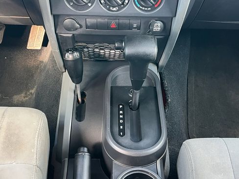 Used 2010 Jeep Wrangler Unlimited Sport image 27