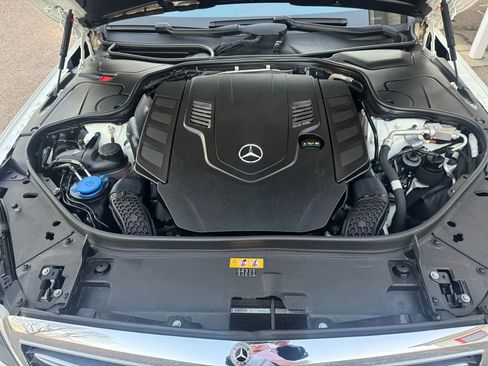 Used 2020 Mercedes-Benz S 560 Sedan w/ AMG Line Exterior image 28