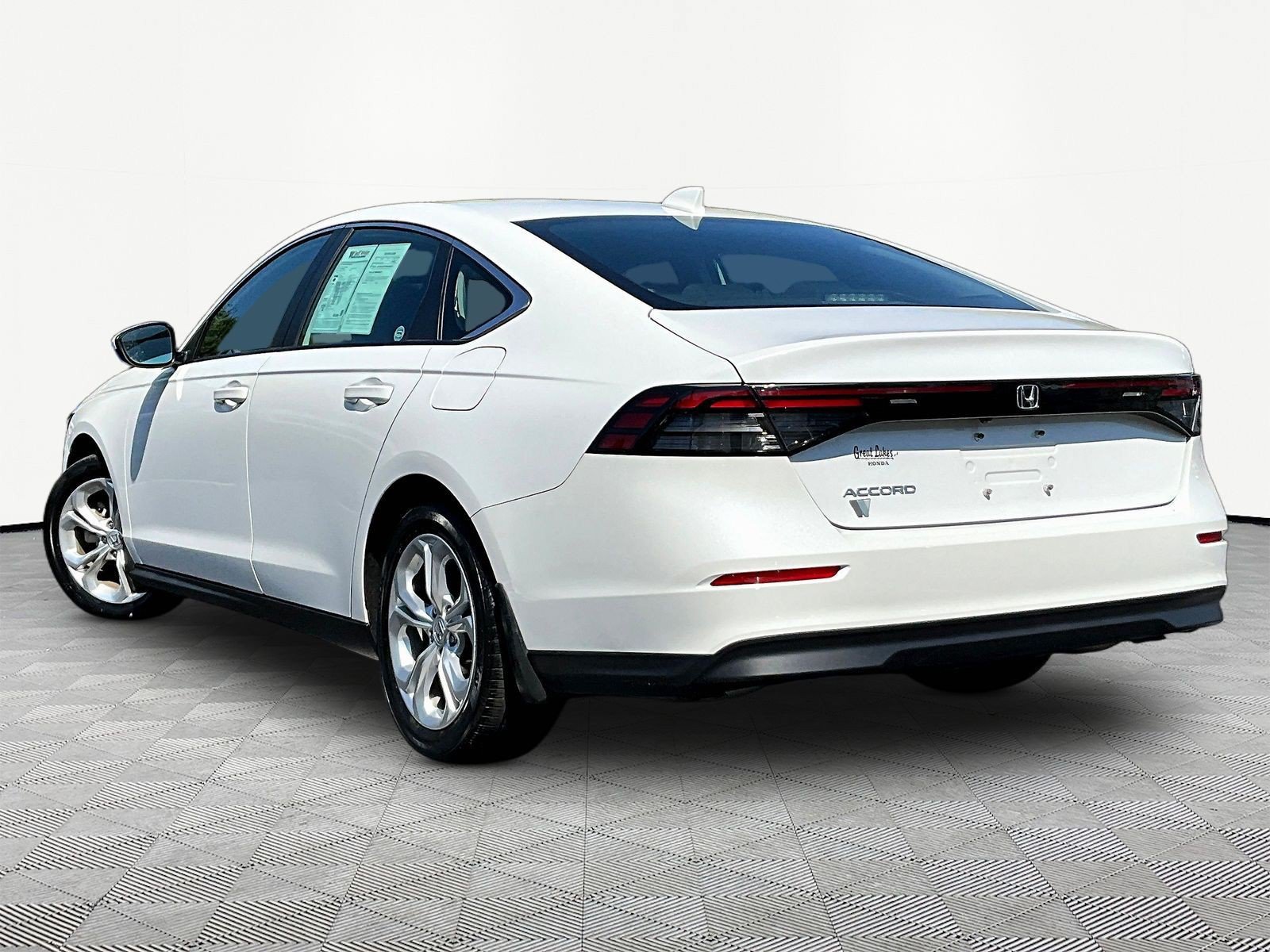 Certified 2023 Honda Accord LX image 4