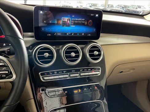 Used 2020 Mercedes-Benz GLC 300 image 31