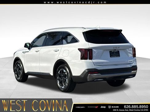 Used 2024 Kia Sorento S FWD image 7