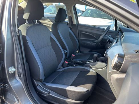 Used 2025 Nissan Versa SV image 34