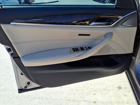Used 2019 BMW 530i xDrive image 14