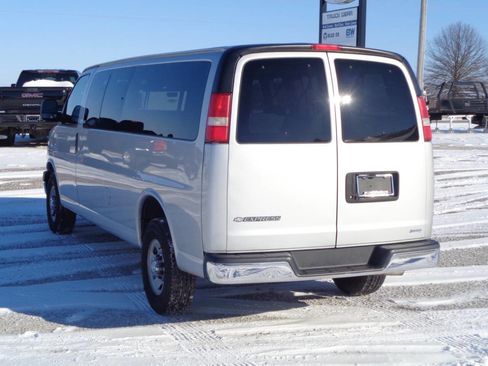 Used 2017 Chevrolet Express 3500 LT w/ LT Preferred Equipment Group RWD image 8