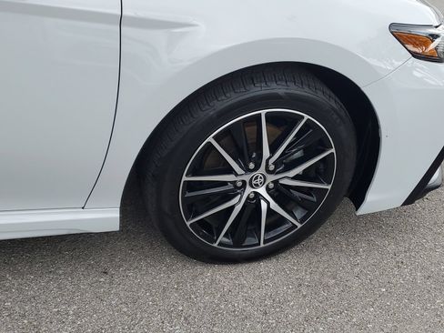 Used 2024 Toyota Camry SE FWD image 6
