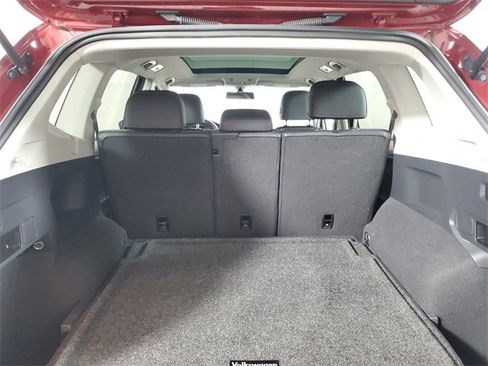 Used 2020 Volkswagen Tiguan SE w/ Panoramic Sunroof Package image 6