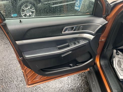 Used 2017 Ford Explorer XLT w/ Equipment Group 202A image 27