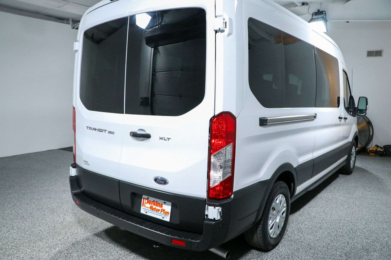 Used 2025 Ford Transit 350 XLT RWD image 7