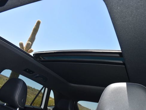 Used 2020 Volkswagen Atlas Cross Sport SE w/ Panoramic Sunroof Package AWD/4WD image 9
