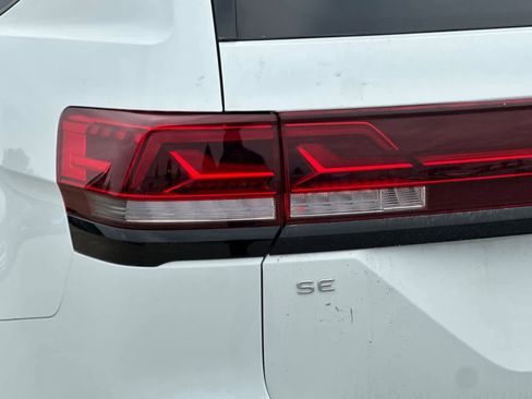 Used 2025 Volkswagen Atlas Peak Edition SE image 16