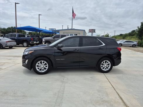 Used 2020 Chevrolet Equinox LT FWD image 2