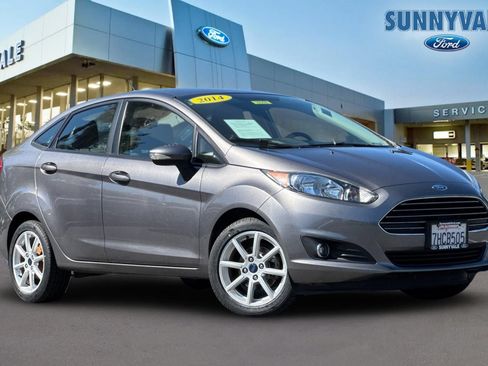 Used 2014 Ford Fiesta SE w/ Equipment Group 201B FWD image 1