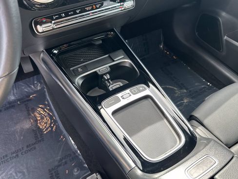 Certified 2025 Mercedes-Benz GLA 250 image 32