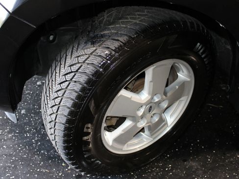 Used 2009 Ford Escape XLT FWD image 30
