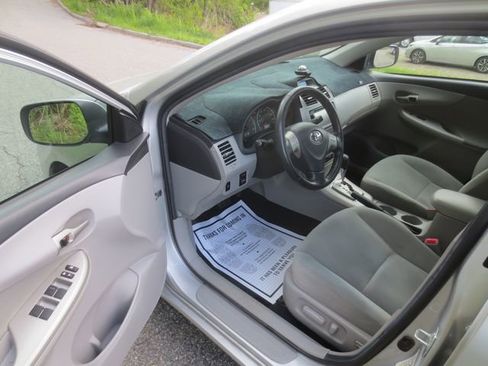 Used 2013 Toyota Corolla LE w/ Premium Complete Pkg FWD image 7
