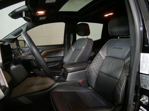 Used 2023 GMC Canyon Denali image 10
