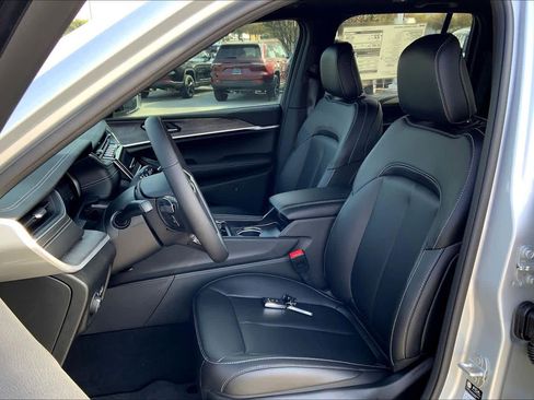 New 2025 Jeep Grand Cherokee Limited w/ Black Appearance Package image 7