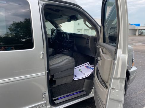 Used 2025 Chevrolet Express 2500 Extended w/ Driver Convenience Package RWD image 13