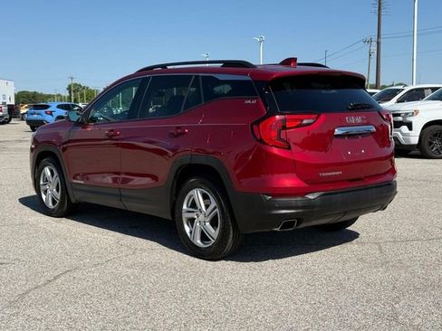 Used 2018 GMC Terrain SLE w/ Driver Convenience Package FWD image 4