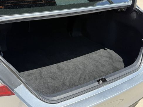 Used 2020 Toyota Camry LE image 27