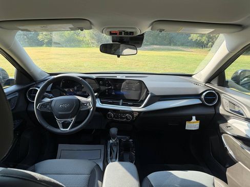 New 2026 Chevrolet Trax LT w/ Driver Confidence Package FWD image 12