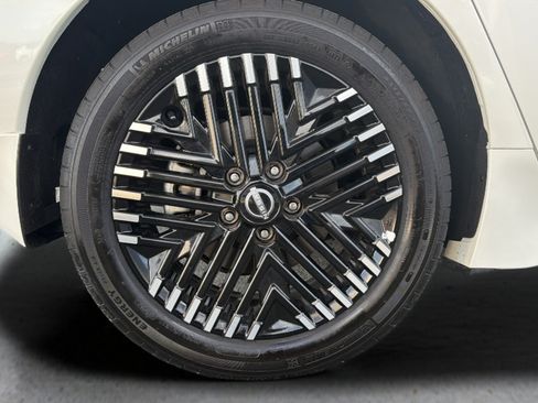 Certified 2025 Nissan Leaf SV Plus FWD image 13