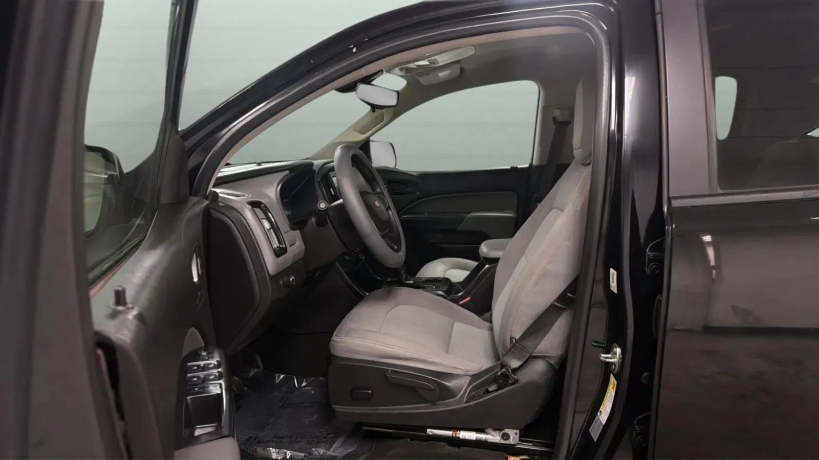 Used 2017 Chevrolet Colorado W/T w/ Custom Special Edition RWD image 20