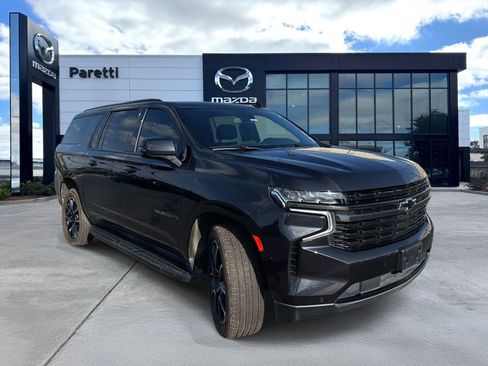 Used 2022 Chevrolet Suburban RST w/ Sport Performance Package image 5