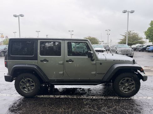 Used 2017 Jeep Wrangler Unlimited Rubicon w/ Connectivity Group AWD/4WD image 2